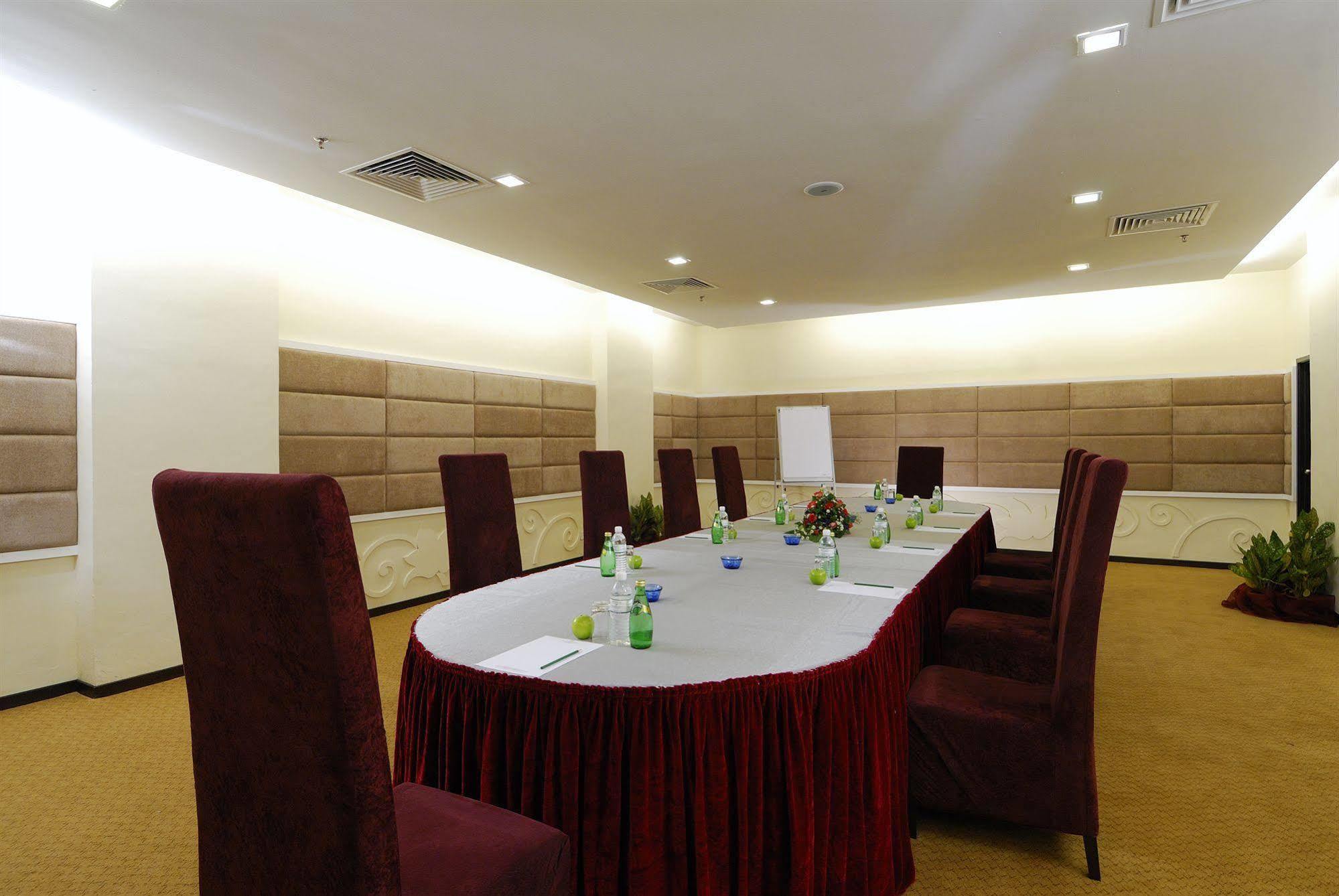 Borneo Royale Hotel Tawau Exterior foto